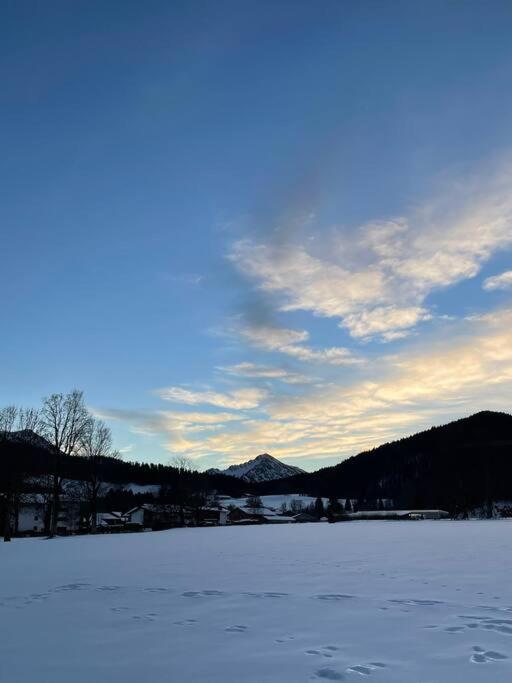 Wunderschoenes 4 Zimmer Apartment Mit Seeblick バート・ウィーゼ エクステリア 写真