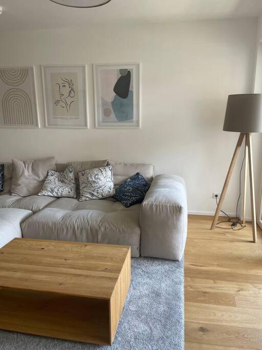 Wunderschoenes 4 Zimmer Apartment Mit Seeblick バート・ウィーゼ エクステリア 写真