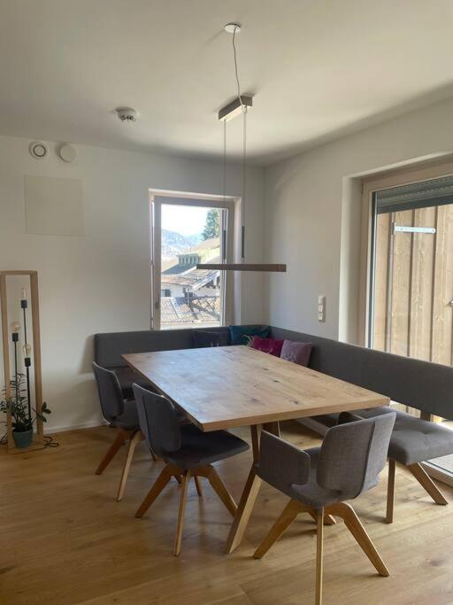 Wunderschoenes 4 Zimmer Apartment Mit Seeblick バート・ウィーゼ エクステリア 写真